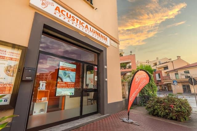 Acustica Lunense - Apparecchi Acustici - Immagine 1