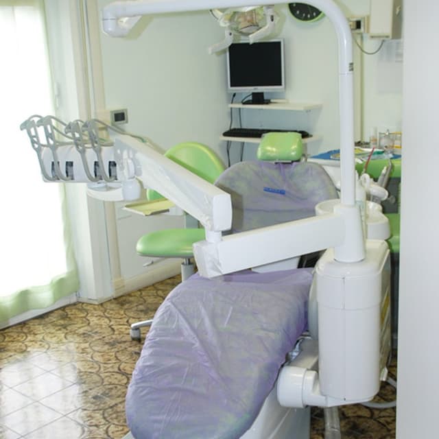 Ambulatorio Odontoiatrico Forelli - Immagine 1