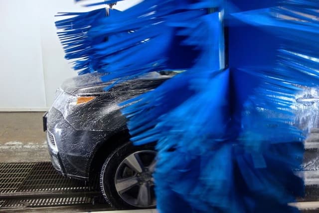 Autolavaggio Arcobaleno - Immagine 1