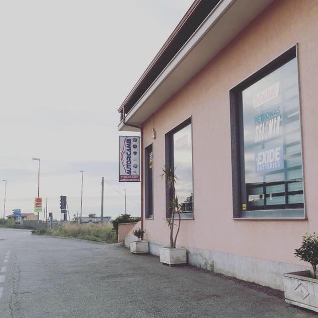 AutoRicambi Tropeano - Immagine 1