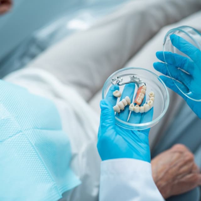 Bernardo Dott.  Naldini Studio Dentistico - Immagine 2