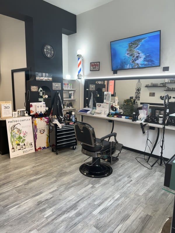 Bull's eye Barbershop - Immagine 1