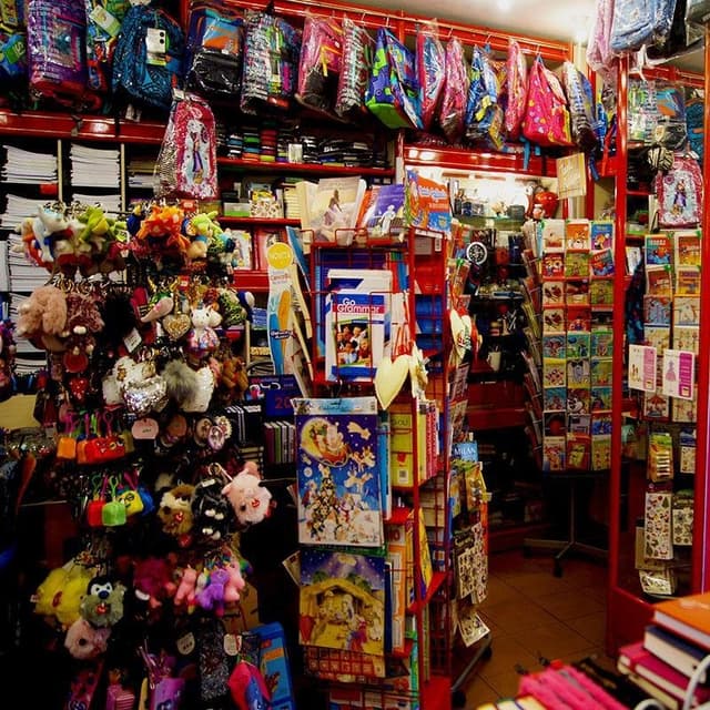 Cartoleria Profumeria Daniela e Elisabetta - Immagine 2