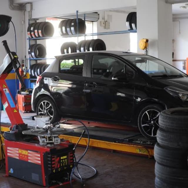 Centro Assistenza Auto 2000 - Immagine 1