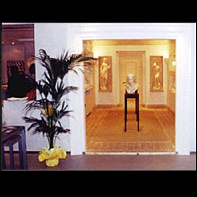 Centro dell'Isolante Due - Immagine 1