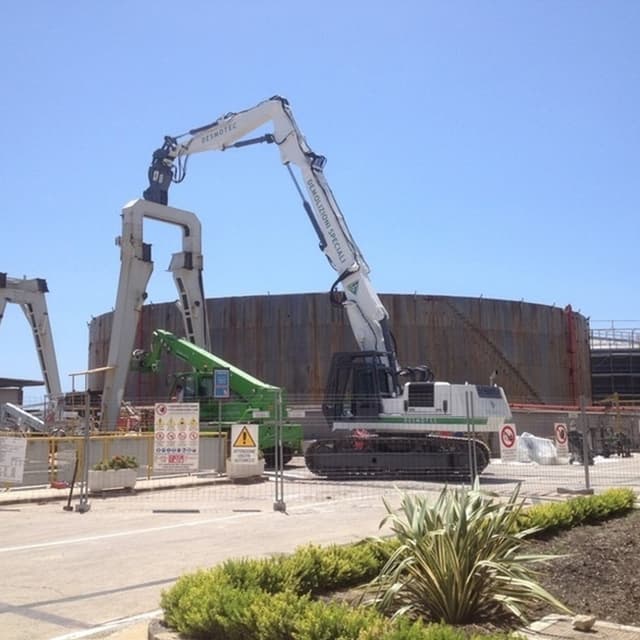 Desmotec - Demolizioni - Immagine 1