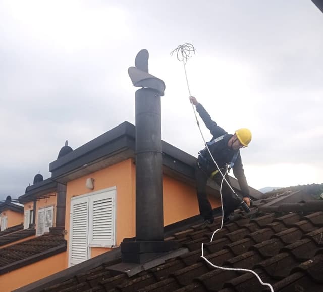 Ditta Martin Christian - Spazzacamino - Immagine 2