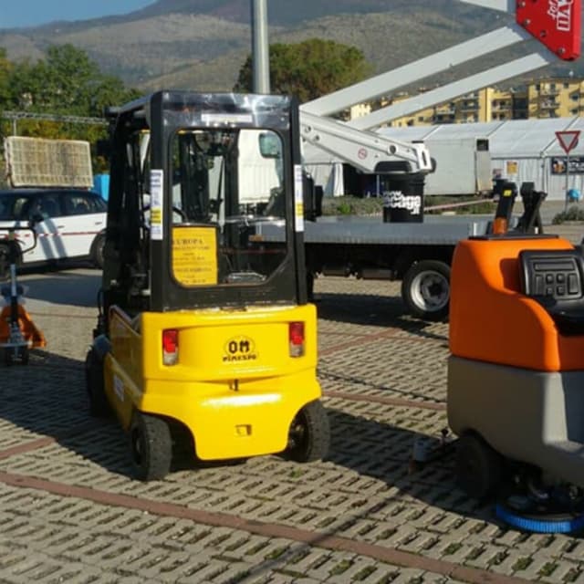 Europa Carrelli Elevatori - Immagine 1