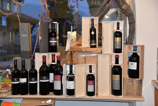 Obkircher Ohg - Enoteca - Immagine 1