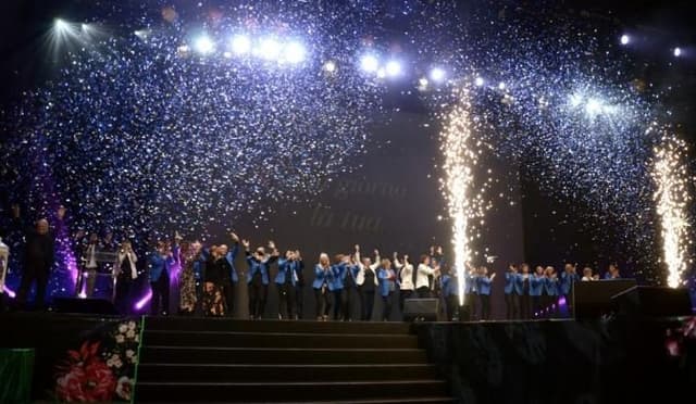 On Stage - Immagine 1