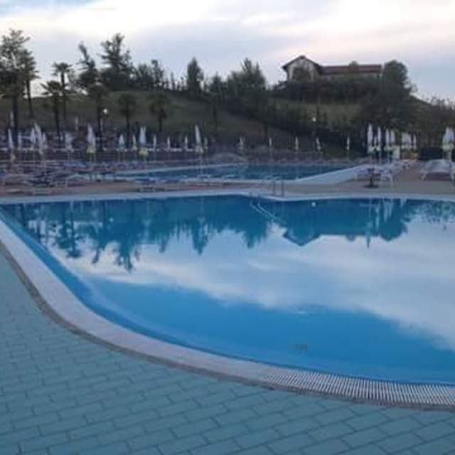 Pizzeria Trattoria Piscina Le Ginestre - Immagine 2