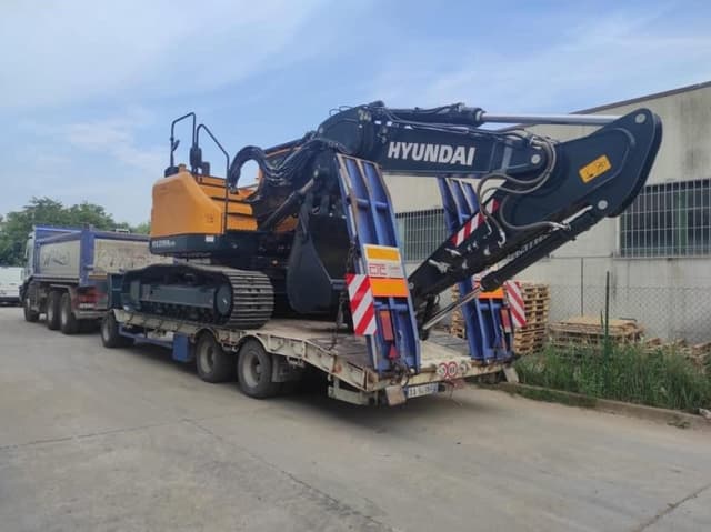 Scavi e Demolizioni Sandrini Cristiano - Immagine 2