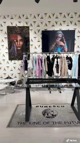 Abbigliamento Bunescu