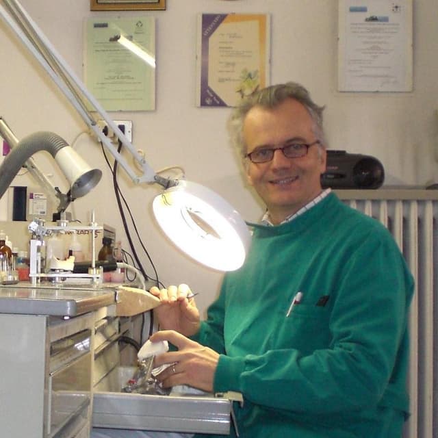 A.T.M. Laboratorio Odontotecnico-Riparazioni Protesi Dentali Immediate - Immagine 1