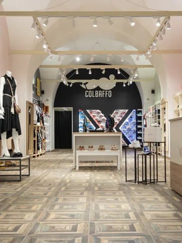 Colbaffo Fashion Store Calzature ed Abbigliamento - Immagine 1