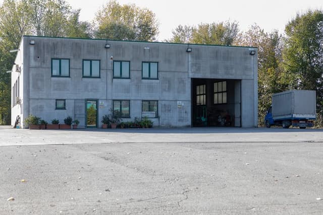 Corriere Autotrasporti Buccolini Franco e Milan - Immagine 2