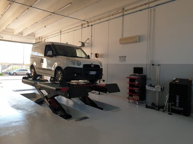 Dbl Auto Centro Revisioni e Gommista - Immagine 2