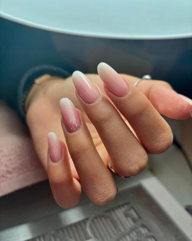 Glow Up - Ilaria Mazzullo Nails Artist Estetica Silvia - Immagine 2