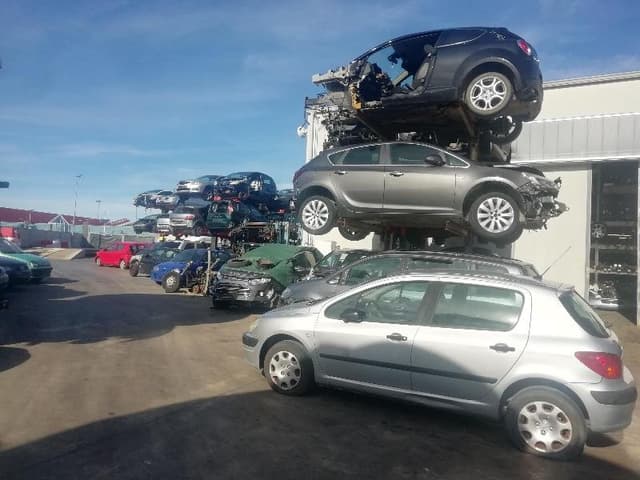 M.D.F. Mezzasalma - Autodemolizione e Soccorso Stradale - Immagine 2