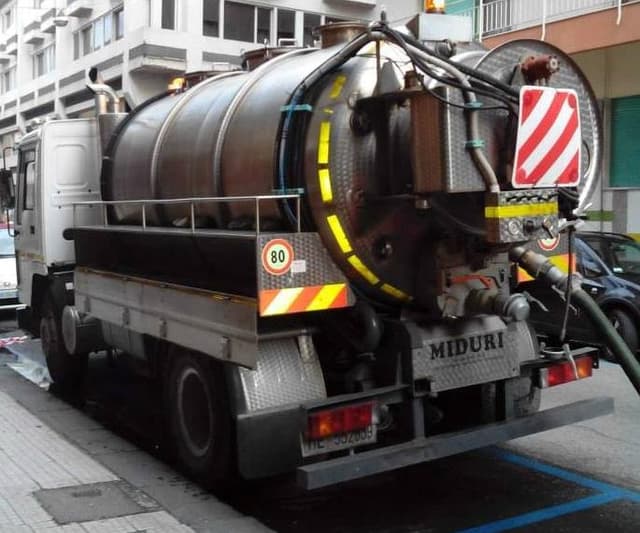 Miduri Espurgo Pozzi e Fognature - Trasporto Rifiuti Speciali - Immagine 2