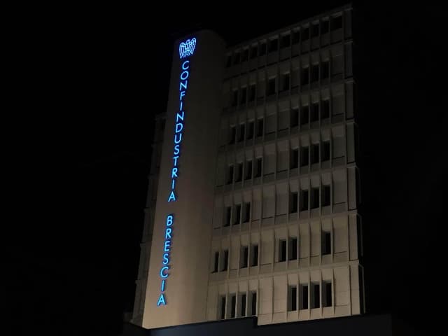 Neon Artigiana Pubblicita' - Immagine 1