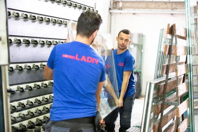 Vetreria LADIV snc di Ligi Marusca & C. - Immagine 2